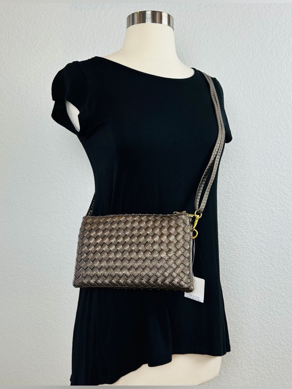 NWT Woven Crossbody Bag Pewter Vegan Leather Adjustable Removable Strap Wristlet